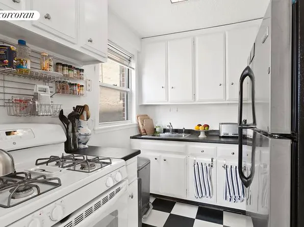 77 East 12th Street image 3 of 4