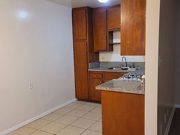 3rd image of 5820 Rose Ave APT 2