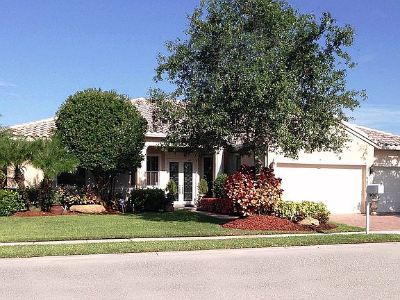 2nd image of 900 SW 184th Ter