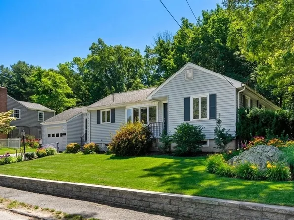 9 Fisher Ter, Woburn, MA 01801