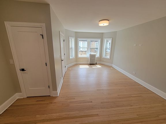 3rd image of 6418 N Richmond St #3A