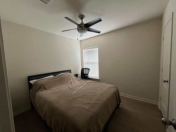 5th image of 242 Silver Leaf Dr