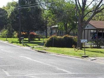 3rd image of 302 Oertli Ln #A