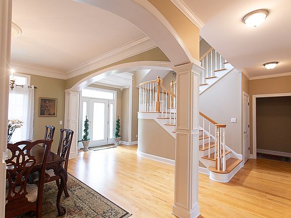 3rd image of 111 Anna Lee Dr