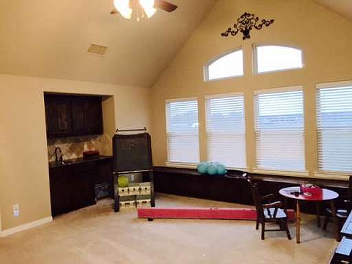 4th image of 796 Caveson Dr