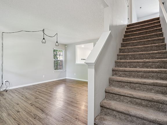 5th image of 15208 Porchester Dr