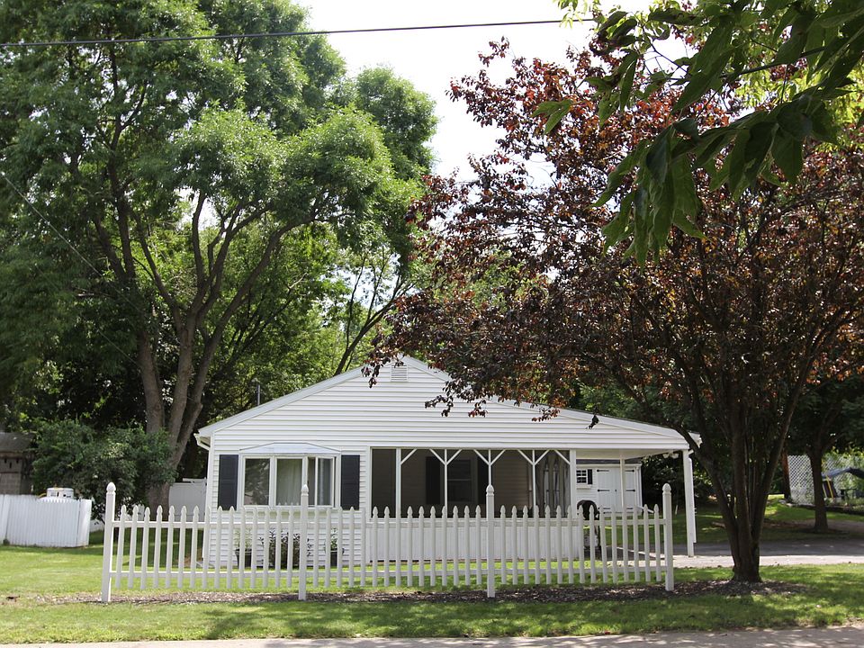 211 Dunbar St, Manchester, NH 03103 Zillow