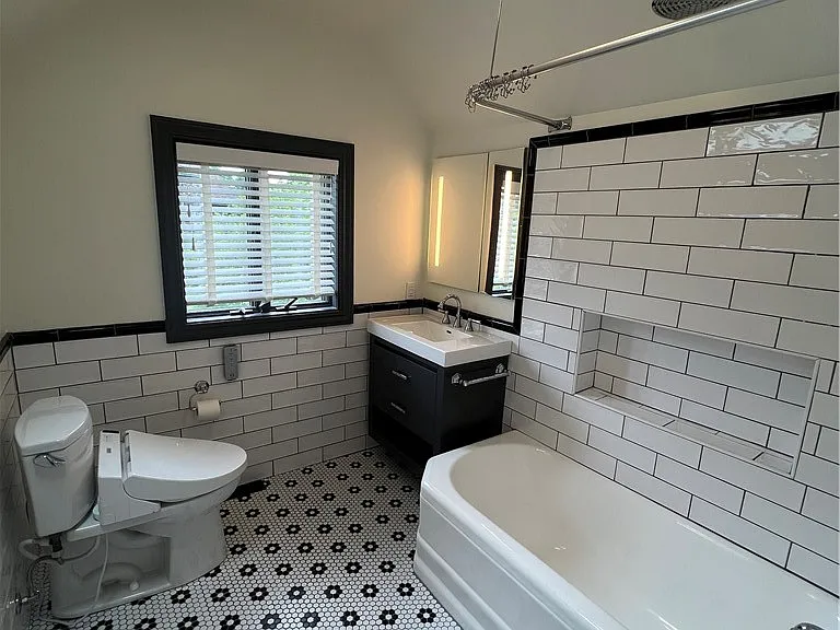 127 Westland Dr — Photo 20