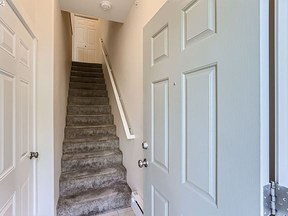 2nd image of 15370 SW Mallard Dr Suite 104