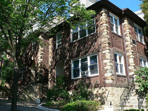 3rd image of 77 Park Ter E APT D48