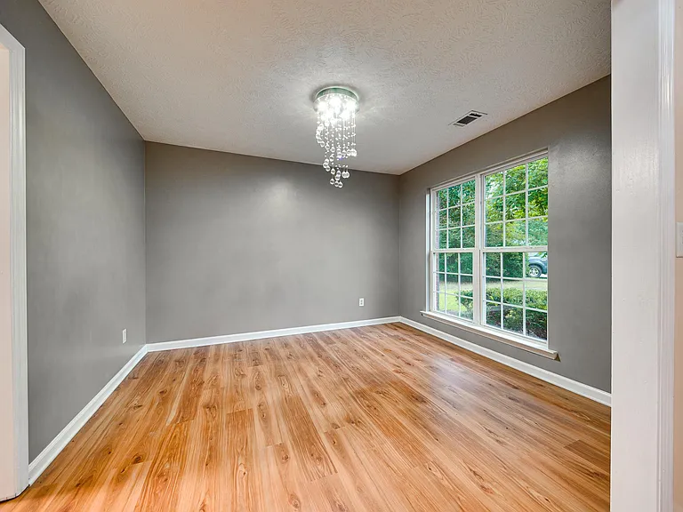 950 Watsonia Dr — Photo 26
