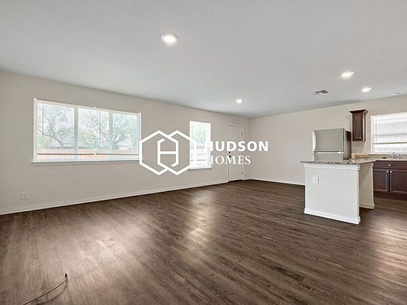 3rd image of 5946 Lake Superior St