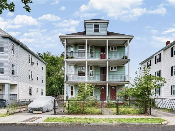 25 Longfellow Ter, Providence, RI 02907