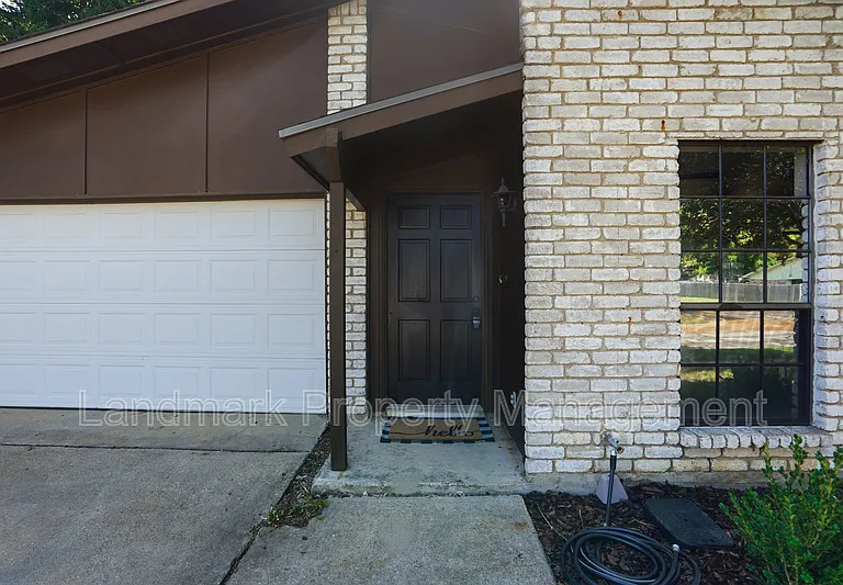 2711 Treeview Dr — Photo 6