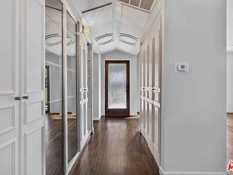1727 Delaware Ave — Photo 13
