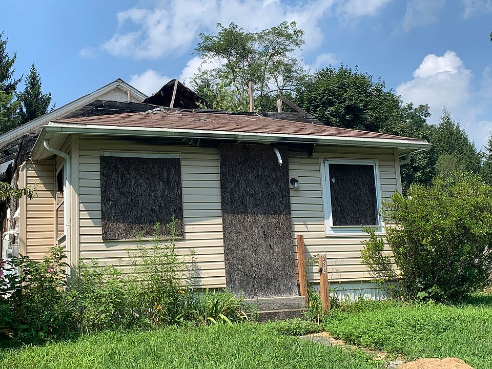 1st image of 984 Fairview Ave