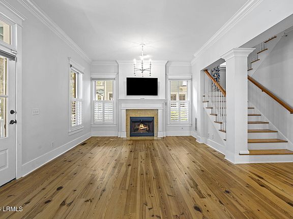 4th image of 17 Mount Grace