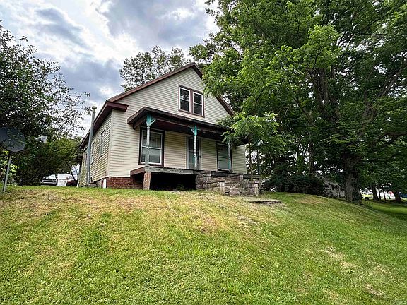 2nd image of 405 Mill St