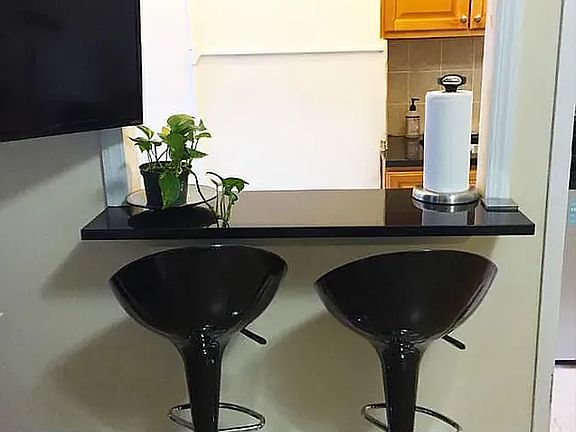 4th image of 135 E 50th St APT 8D