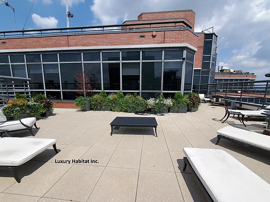 Rented by Luxury Habitat | media 29