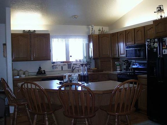 2nd image of 4475 Silver Lakes Ct