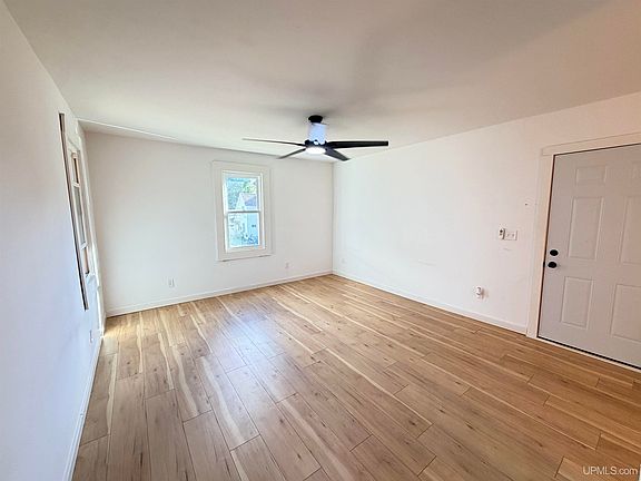 3rd image of 805 N 5th St