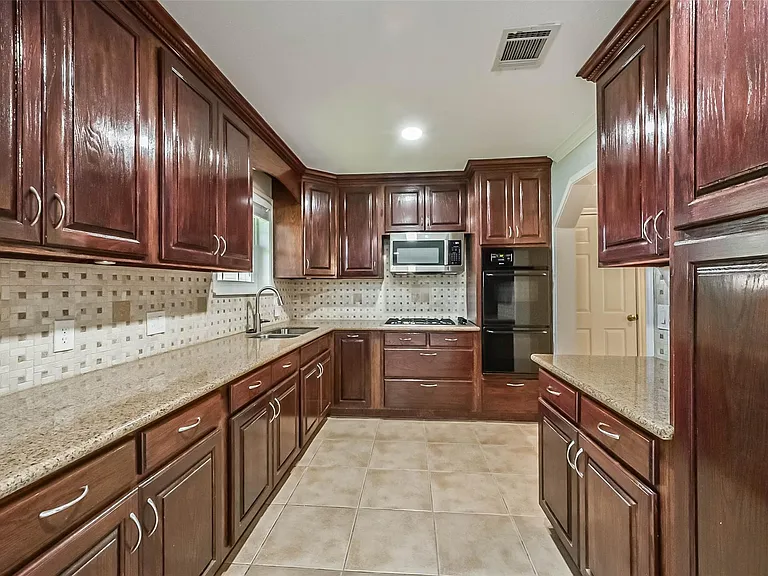 10999 Fairland Dr — Photo 18