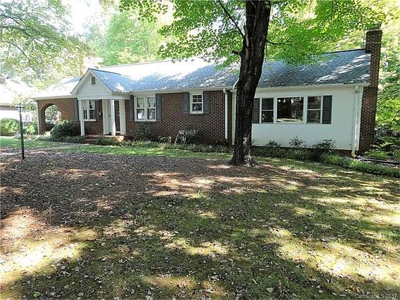 2nd image of 124 Magnolia St #126