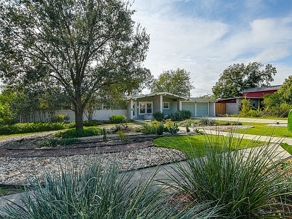 2nd image of 406 Rilla Vista Dr