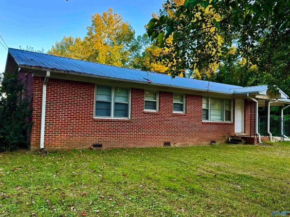 506 6th St NE, Arab, AL 35016
