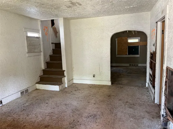 2509 Brown St, Flint, MI 48503