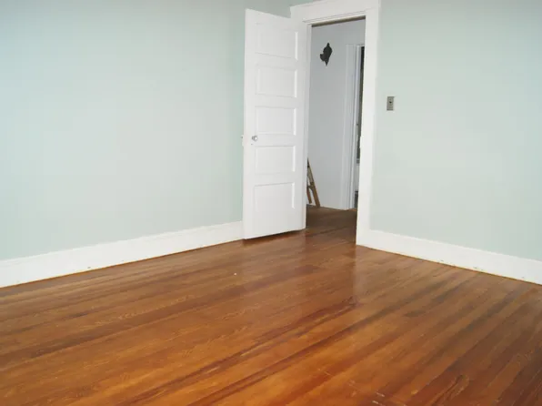 718 E 36th St, Baltimore, MD 21218