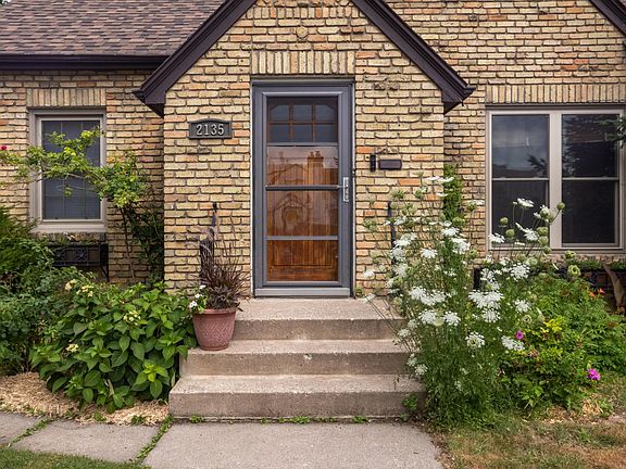 3rd image of 2135 Pinehurst Ave