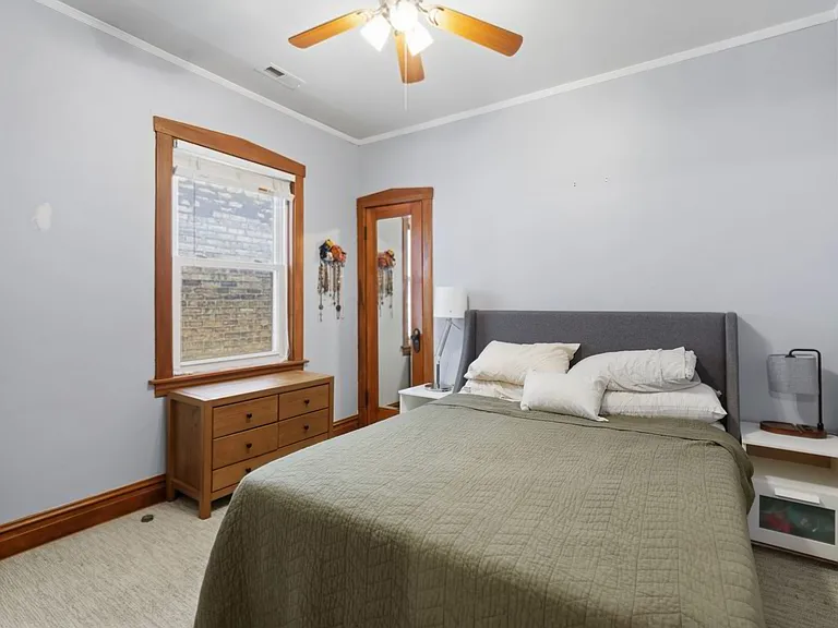 2924 W Giddings St — Photo 11