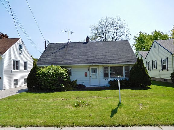 4th image of 373 S Lake St