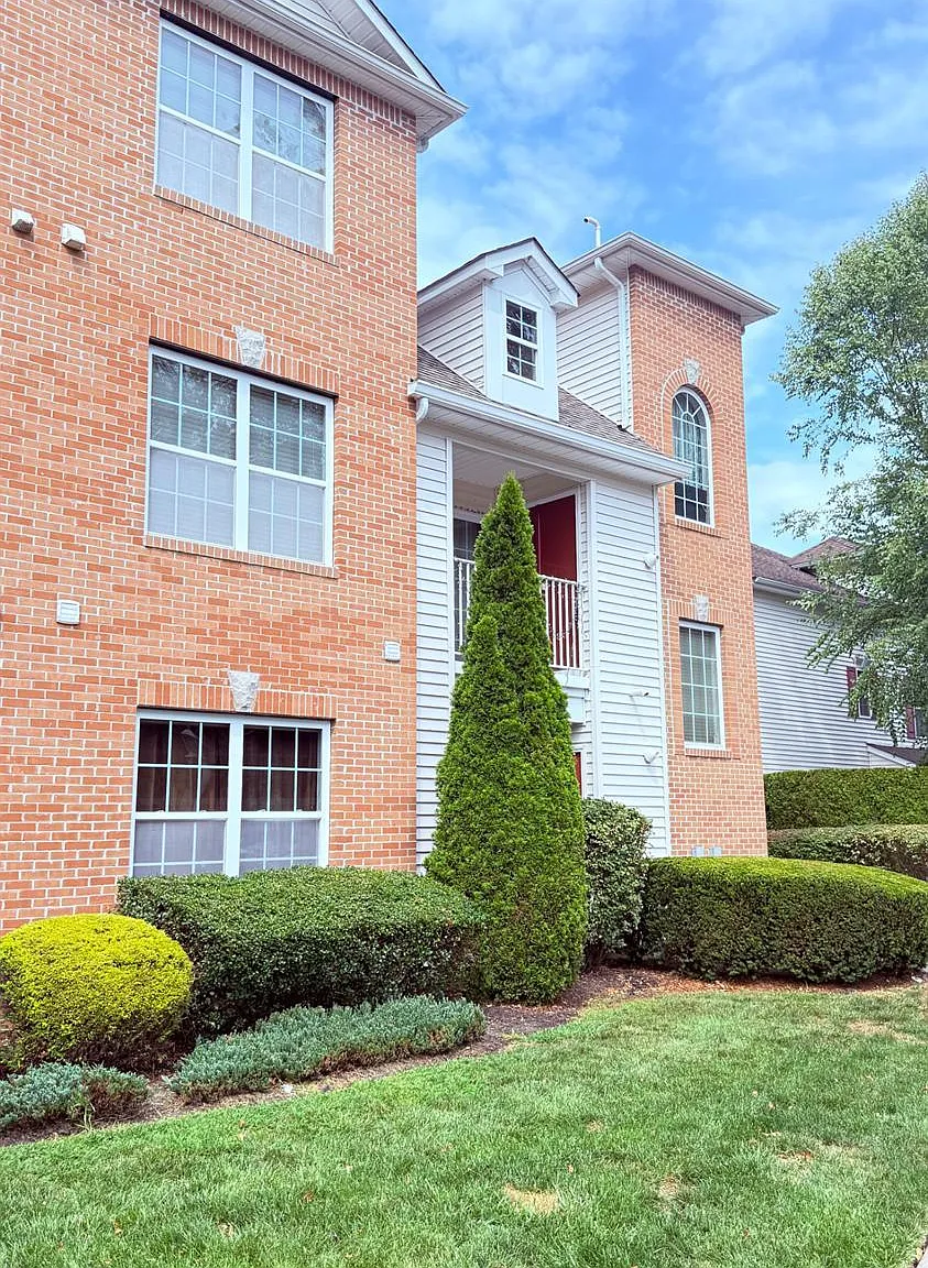 2 bed, 2.0 bath, 1484 sqft, $2,725 — Photo 1