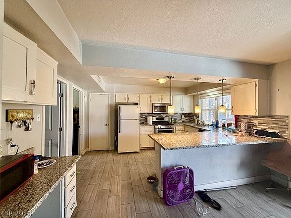 4th image of 4814 Monterrey Ave