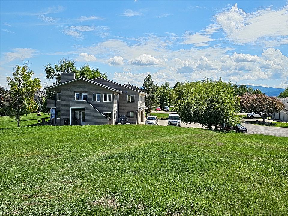 1st image of 135B Garden Dr #B
