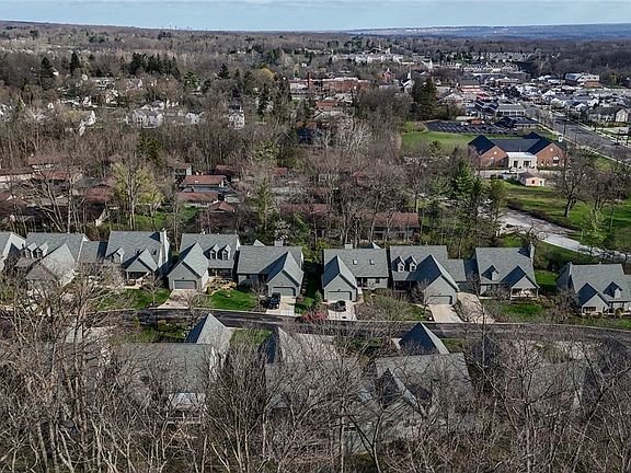3rd image of 9096 Woodcrest Dr