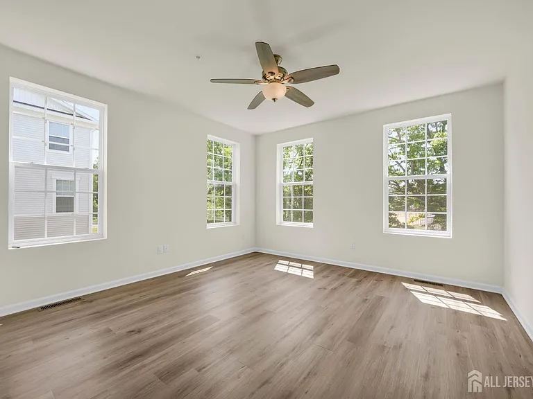 228 Park Ln — Photo 18