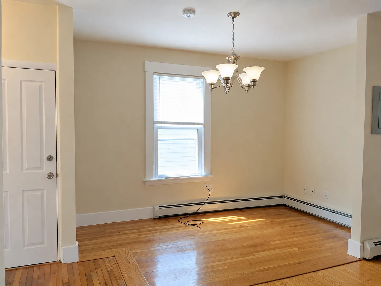 2 bed, 800 sqft, $3,300 — Photo 3