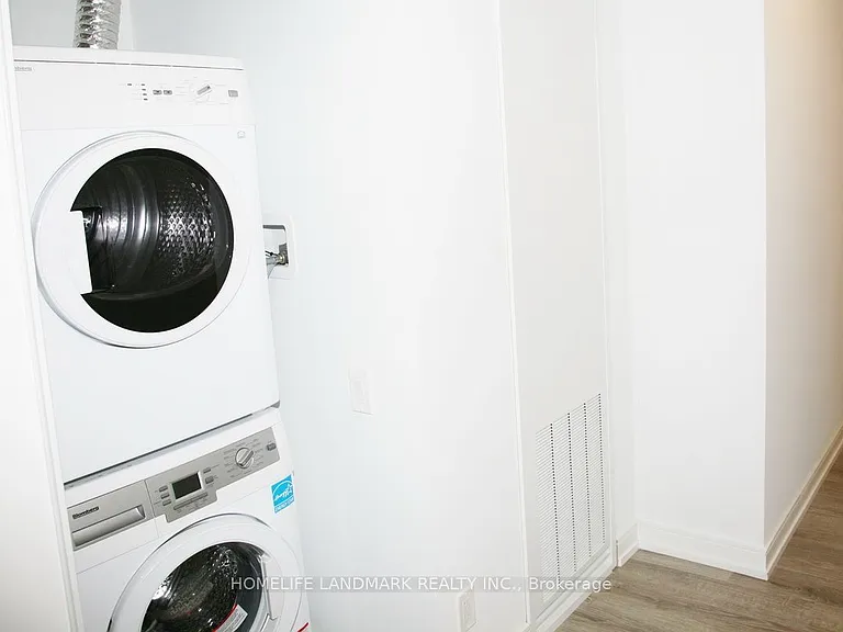 28 Wellesley St E #306 — Photo 10