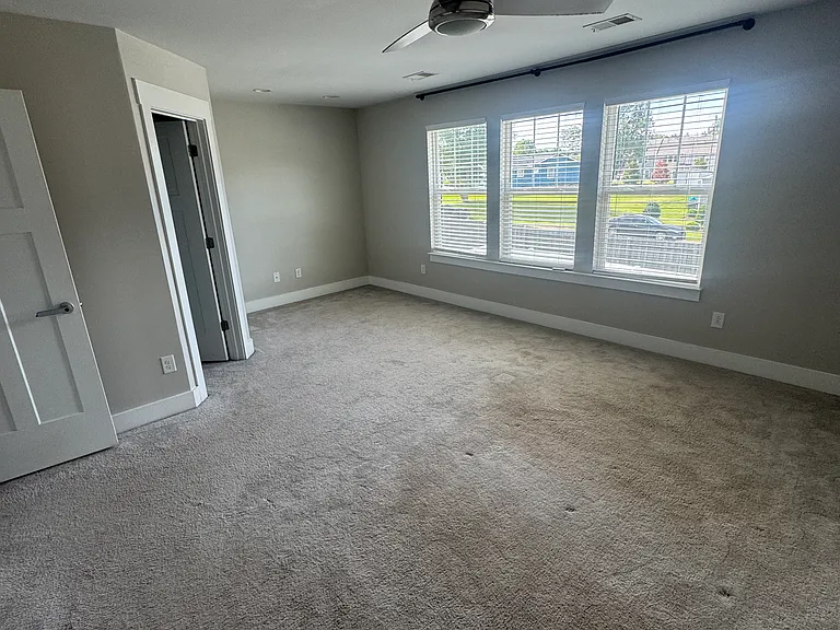 110 Addington Ln — Photo 15
