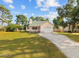 104 Sussex Ln, Hubert, NC 28539