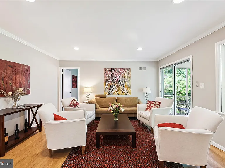 6324 Lenox Rd — Photo 13