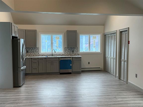 4th image of 28 Hamilton Avenue
