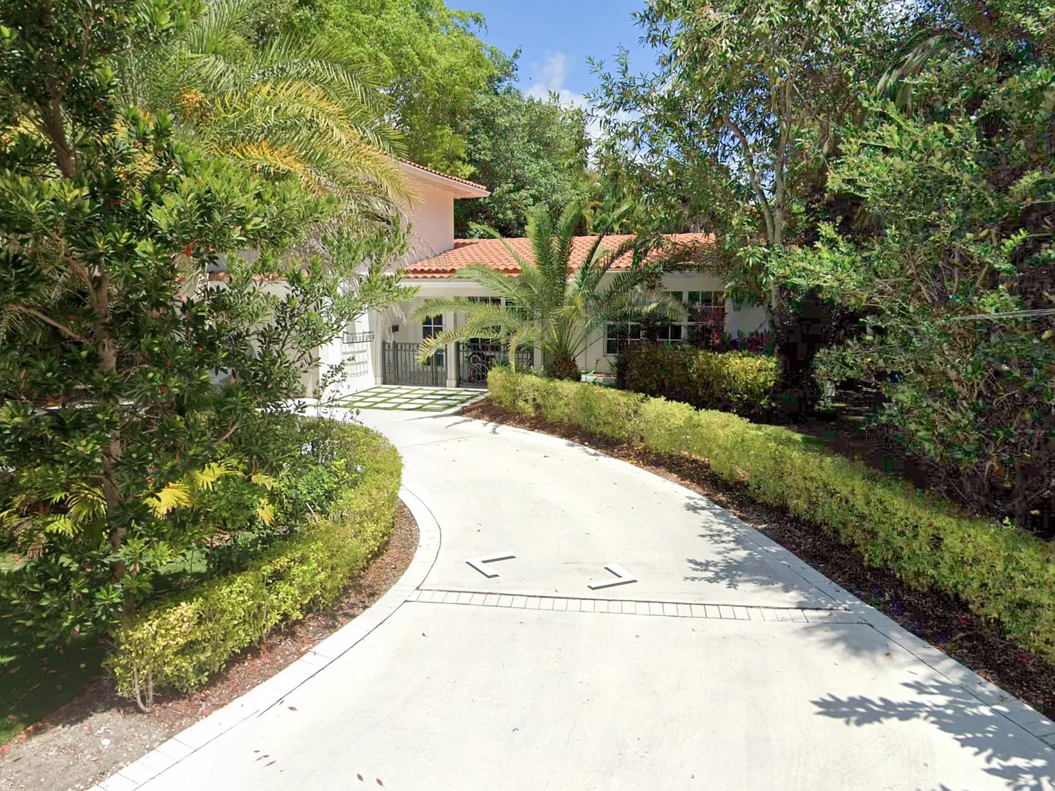 3 bed, 1996 sqft, $7,500 — Photo 2