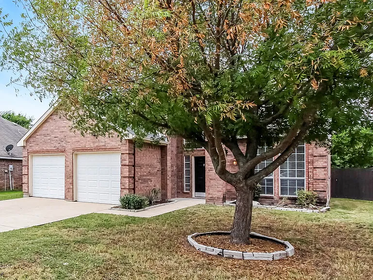 3703 Sycamore Ln — Photo 4