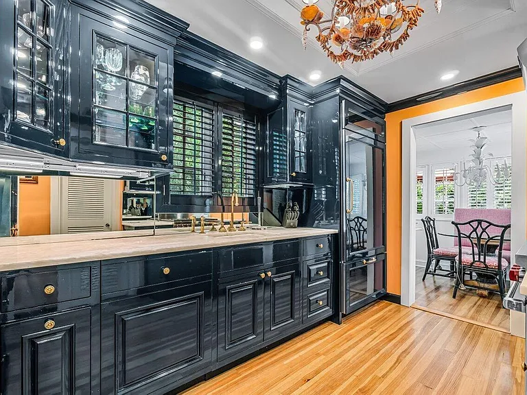 263 Park Ave — Photo 10