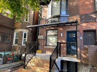 370 Lippincott St, Toronto, ON M5S 2P7